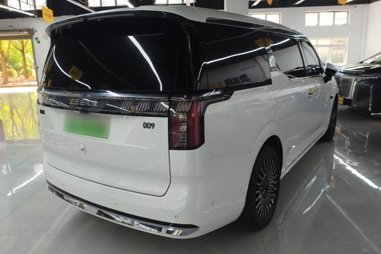 Used Zeekr 009 2024 Six-Seat Executive Version 4WD 108 kWh Rear Right 45 Deg