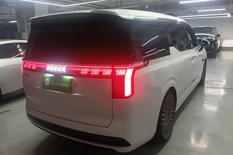 Used Zeekr 009 2024 7-Seater Aisle Version 108 kWh Rear Right 45 Deg