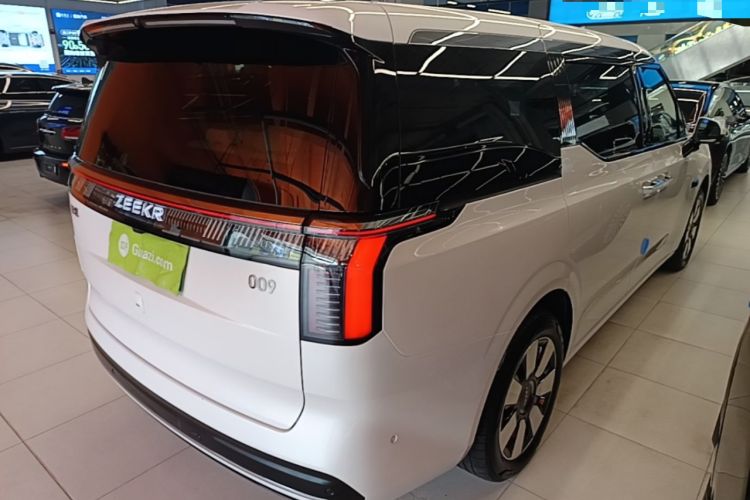 Used Zeekr 009 2024 7-Seater Walk-Through Version Four-Wheel Drive 108 kWh Rear Right 45 Deg