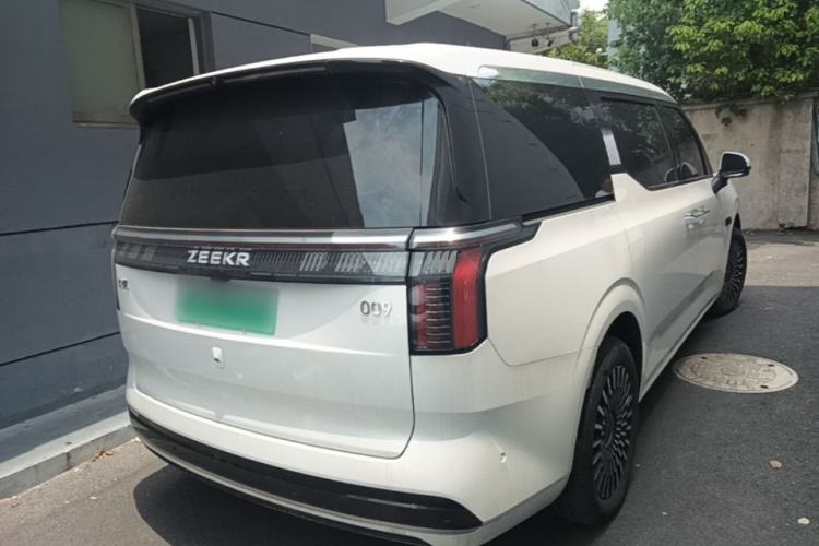 Used Zeekr 009 2024 Six-Seat Executive Version 4WD 108 kWh Rear Right 45 Deg