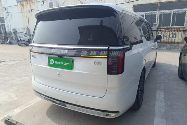 Used Zeekr 009 2024 Six-Seat Executive Version 4WD 108 kWh Rear Right 45 Deg
