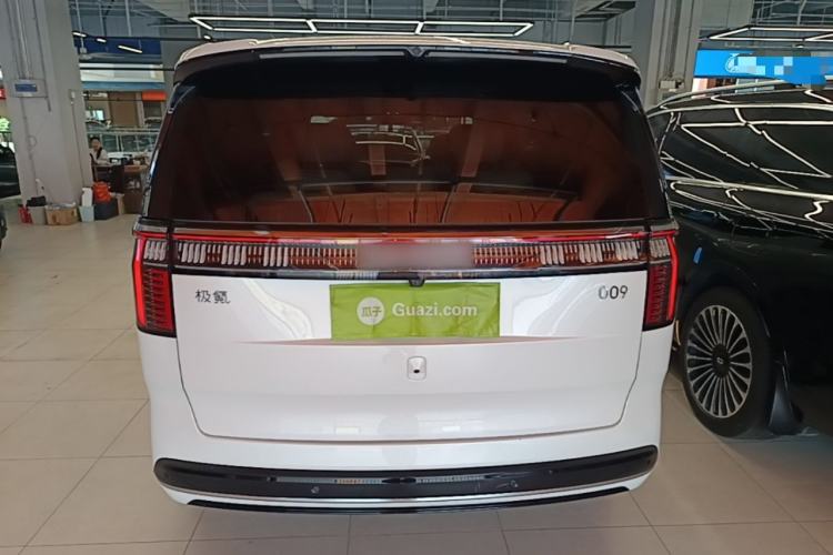 Used Zeekr 009 2024 7-Seater Walk-Through Version Four-Wheel Drive 108 kWh Rear