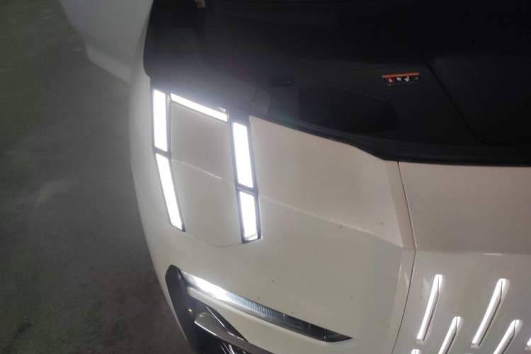 Used Zeekr 009 2024 7-Seater Aisle Version 108 kWh Right Front Headlight