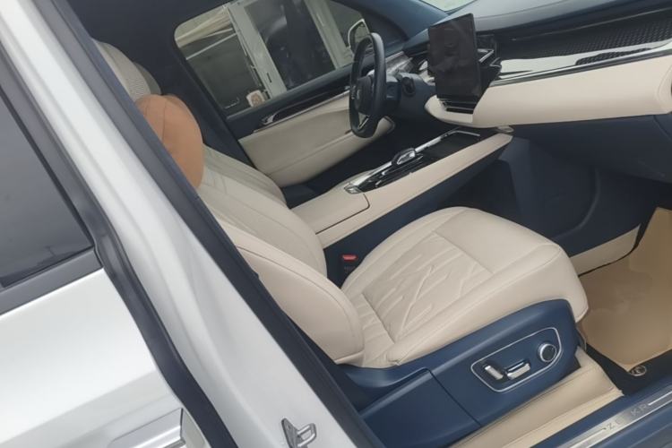 Used Zeekr 009 2024 Six-Seat Executive Version 4WD 140 kWh Right Front Seat
