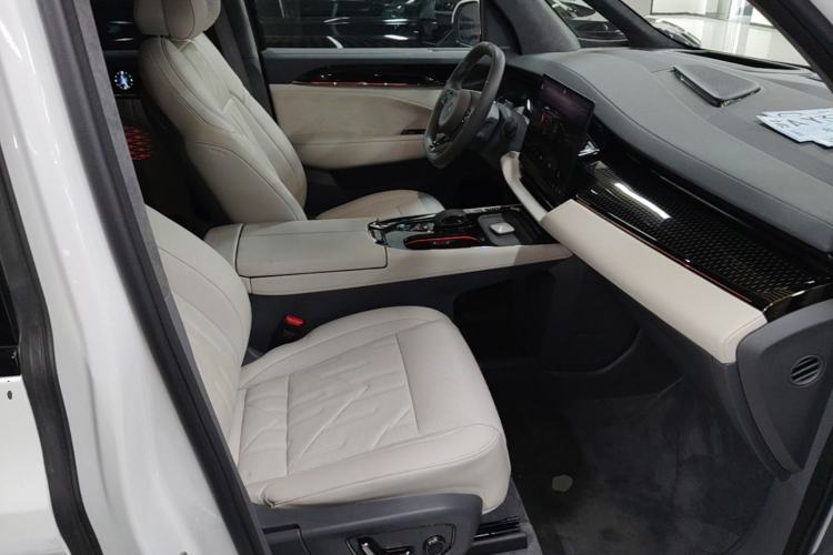Used Zeekr 009 2024 7-Seater Walk-Through Version Four-Wheel Drive 108 kWh Right Front Seat