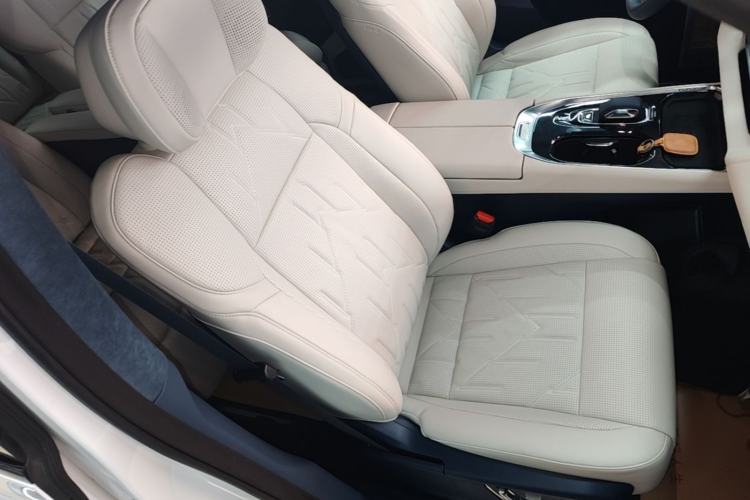 Used Zeekr 009 2024 Six-Seat Executive Version 4WD 108 kWh Right Front Seat