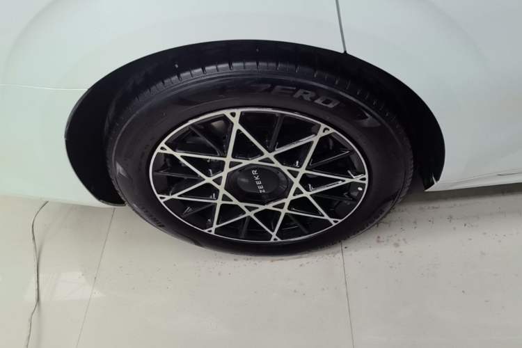 Used Zeekr 009 2024 Six-Seat Executive Version 4WD 108 kWh Right Rear Wheel Hub