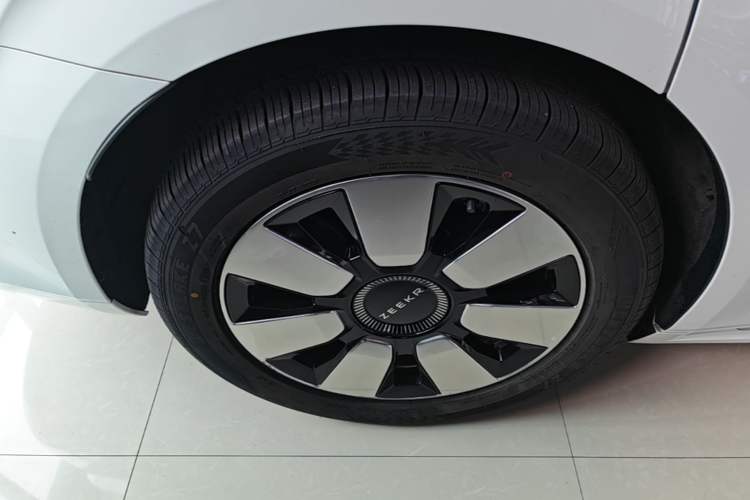 Used Zeekr 009 2024 Six-Seat Executive Version 4WD 108 kWh Right Rear Wheel Hub