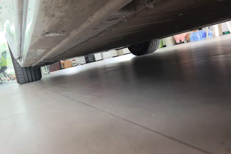 Used Zeekr 009 2024 7-Seater Walk-through Version 4WD 140 kWh Right Side Sill