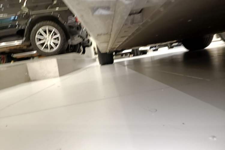 Used Zeekr 009 2024 7-Seater Aisle Version 108 kWh Right Side Sill
