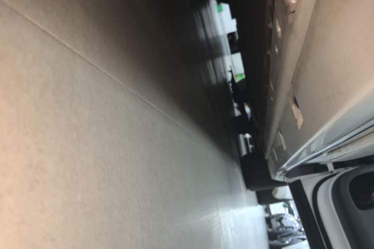 Used Zeekr 009 2024 Six-Seat Executive Version 4WD 108 kWh Right Side Sill