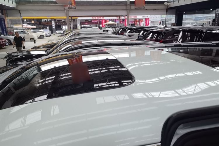 Used Zeekr 009 2024 Six-Seat Executive Version 4WD 108 kWh Roof