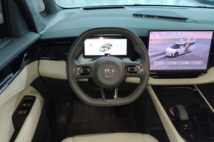 Used Zeekr 009 2024 Six-Seat Executive Version 4WD 108 kWh Steering Wheel