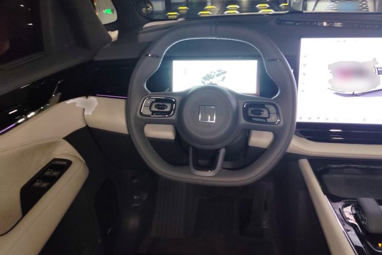Used Zeekr 009 2024 7-Seater Aisle Version 108 kWh Steering Wheel