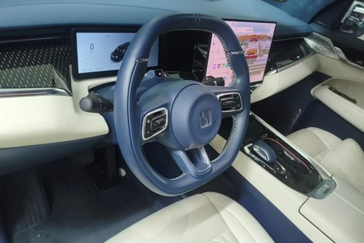 Used Zeekr 009 2024 Six-Seat Executive Version 4WD 140 kWh Steering Wheel