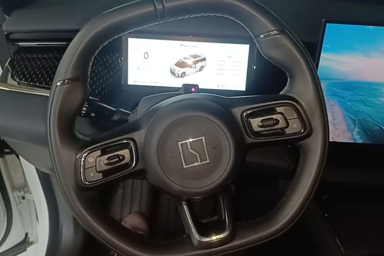 Used Zeekr 009 2024 7-Seater Aisle Version 108 kWh Steering Wheel