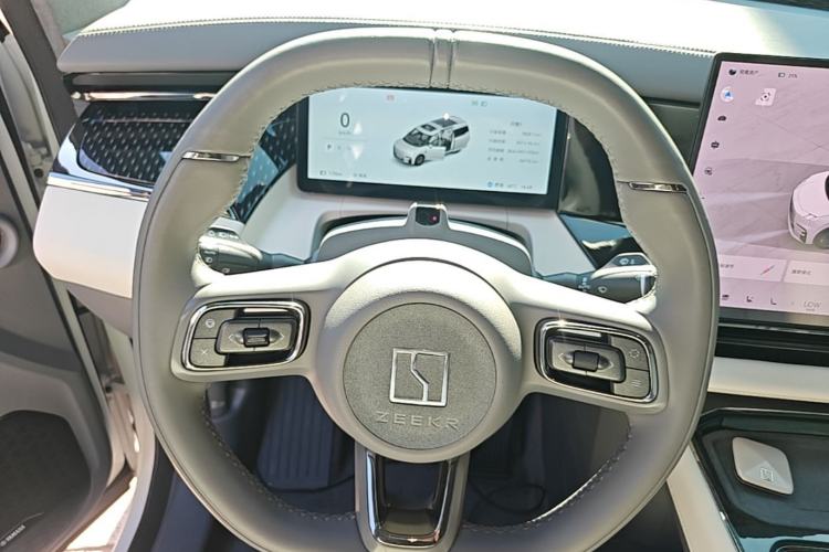 Used Zeekr 009 2024 Six-Seat Executive Version 4WD 108 kWh Steering Wheel