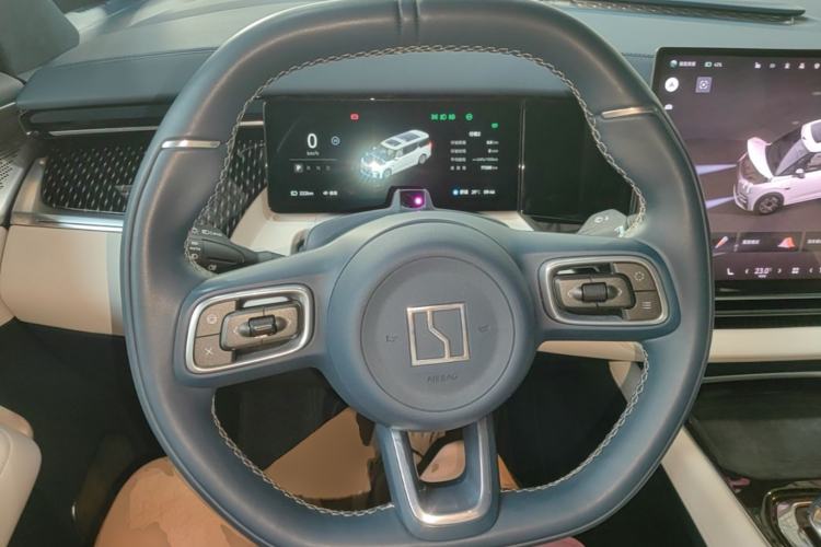 Used Zeekr 009 2024 Six-Seat Executive Version 4WD 108 kWh Steering Wheel
