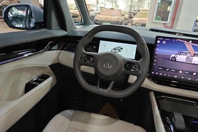 Used Zeekr 009 2024 7-Seater Aisle Version 108 kWh Steering Wheel