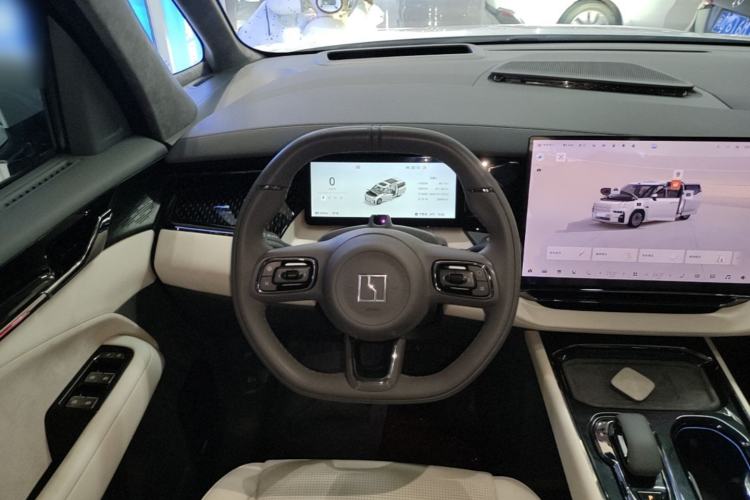 Used Zeekr 009 2024 Six-Seat Executive Version 4WD 108 kWh Steering Wheel