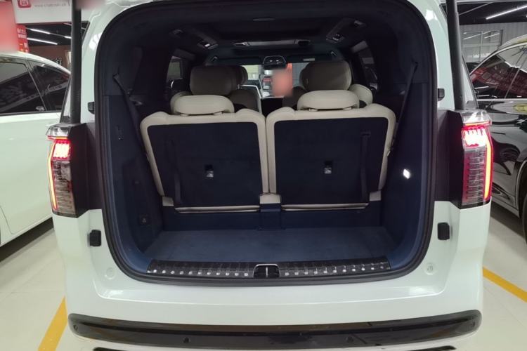 Used Zeekr 009 2024 Six-Seat Executive Version 4WD 108 kWh Trunk