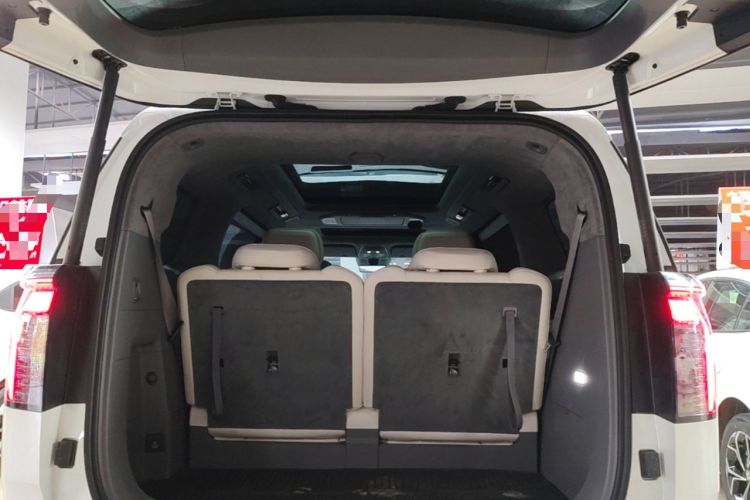 Used Zeekr 009 2024 Six-Seat Executive Version 4WD 108 kWh Trunk
