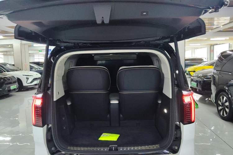 Used Zeekr 009 2024 GAC Trumpchi Trunk