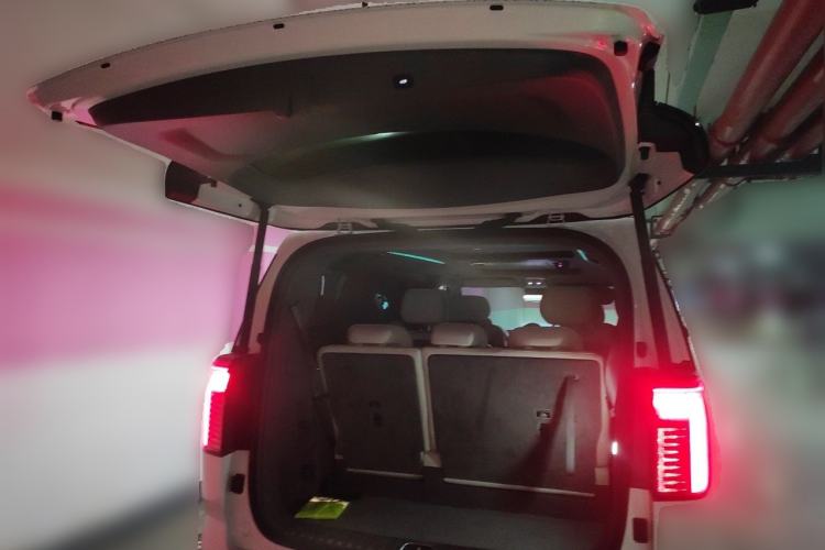 Used Zeekr 009 2024 7-Seater Aisle Version 108 kWh Trunk