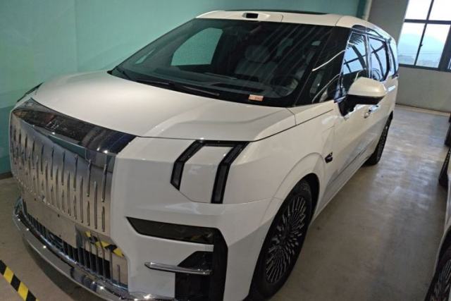 Used Zeekr 009 2024 7-Seater Walk-Through Version Four-Wheel Drive 108 kWh