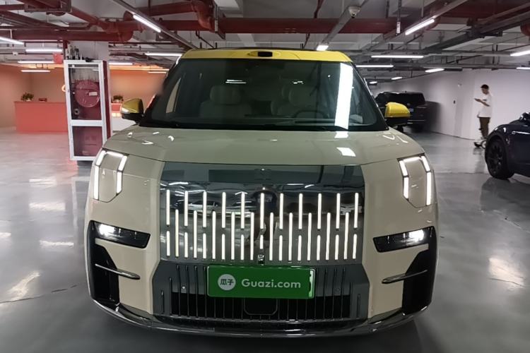 Used Zeekr 009 2024 Six-Seat Executive Version 4WD 108 kWh Front