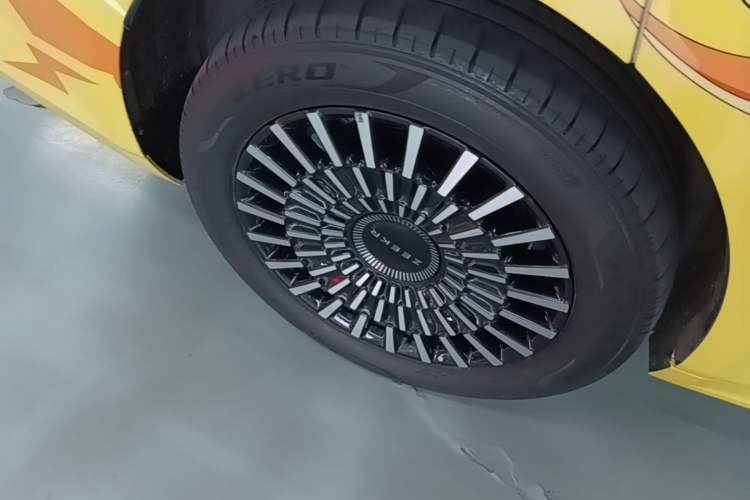 Used Zeekr 009 2024 Six-Seat Executive Version 4WD 108 kWh Right Rear Wheel Hub