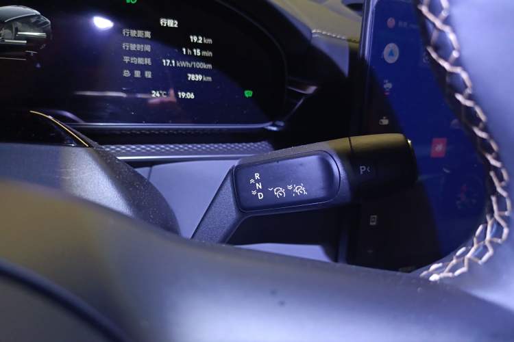Used Zeekr 7X 2025 75 kWh Rear-Wheel Drive Intelligent Driving Version Gear Lever