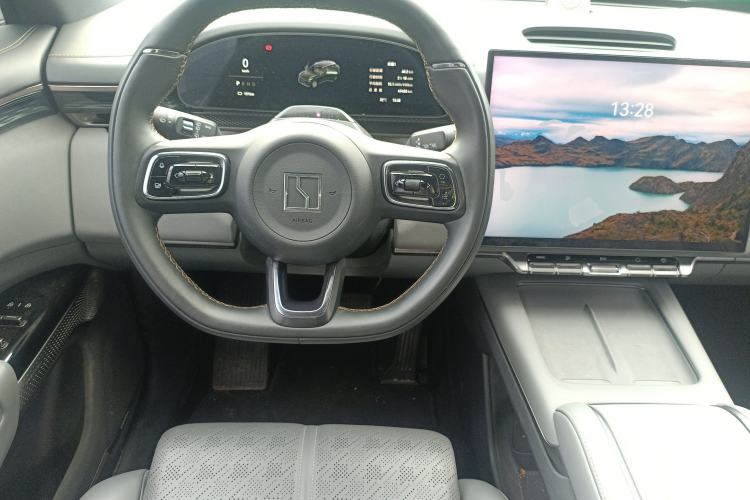 Used Zeekr 7X 2025 75 kWh Rear-Wheel Drive Intelligent Driving Version Steering Wheel