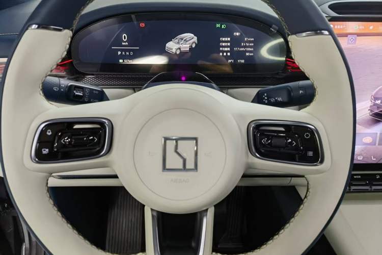 Used Zeekr 7X 2025 75 kWh Rear-Wheel Drive Intelligent Driving Version Odometer Close Up