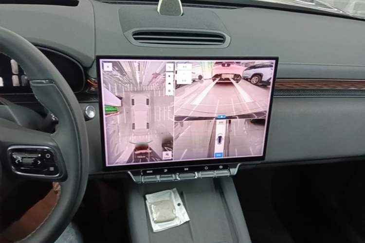 Used Zeekr 7X 2025 100 kWh Long-Range Rear-Wheel Drive with Intelligent Driving Features Audio And AC Panel