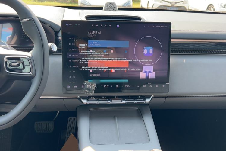 Used Zeekr 7X 2025 100 kWh Long-Range Rear-Wheel Drive with Intelligent Driving Features Audio And AC Panel