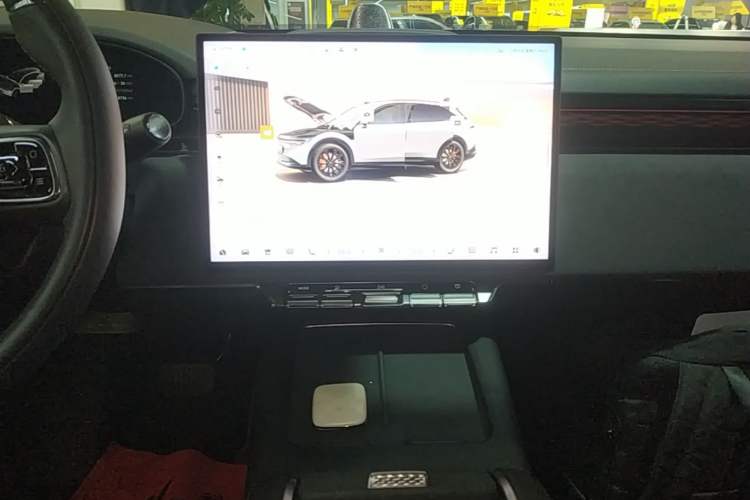 Used Zeekr 7X 2025 100 kWh Long-Range Rear-Wheel Drive with Intelligent Driving Features Audio And AC Panel