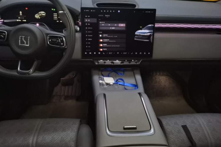 Used Zeekr 7X 2025 100kWh Long-Range All-Wheel Drive Intelligent Driving Version Audio And AC Panel