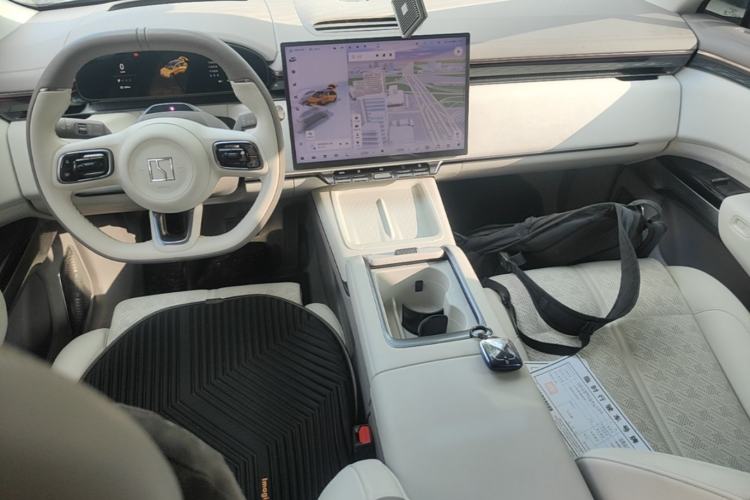 Used Zeekr 7X 2025 100 kWh Long-Range Rear-Wheel Drive with Intelligent Driving Features Center Console