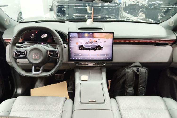 Used Zeekr 7X 2025 75 kWh Rear-Wheel Drive Intelligent Driving Version Center Console