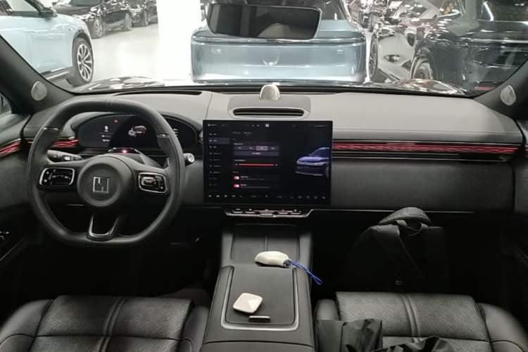 Used Zeekr 7X 2025 100 kWh Long-Range Rear-Wheel Drive with Intelligent Driving Features Center Console