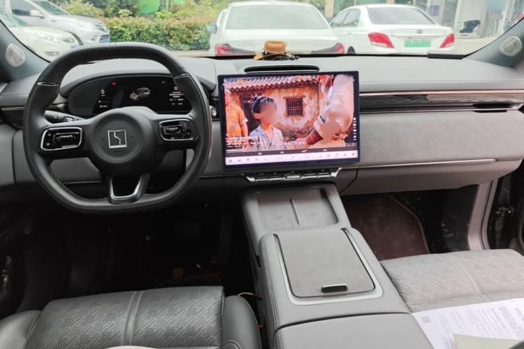 Used Zeekr 7X 2025 75 kWh Rear-Wheel Drive Intelligent Driving Version Center Console