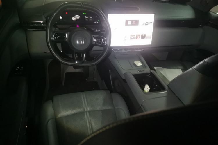 Used Zeekr 7X 2025 75 kWh Rear-Wheel Drive Intelligent Driving Version Center Console