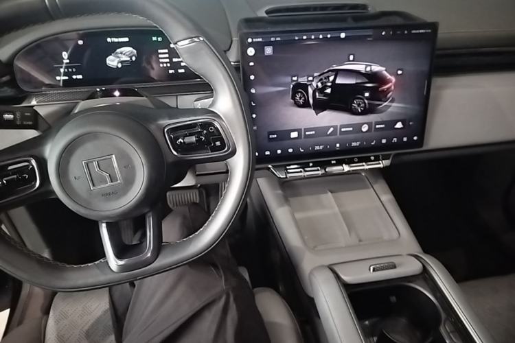 Used Zeekr 7X 2025 100kWh Long-Range All-Wheel Drive Intelligent Driving Version Center Console