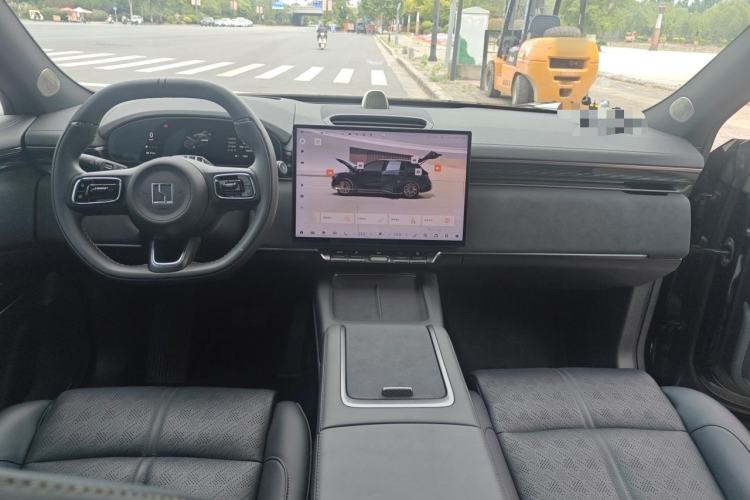 Used Zeekr 7X 2025 100 kWh Long-Range Rear-Wheel Drive with Intelligent Driving Features Center Console