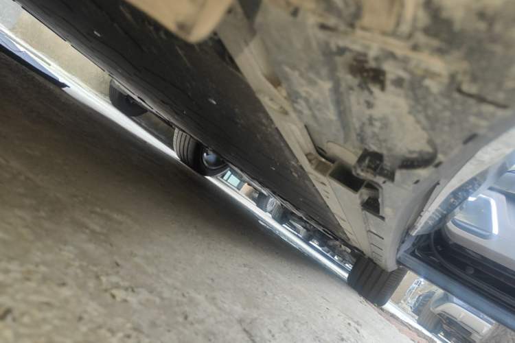 Used Zeekr 7X 2025 100 kWh Long-Range Rear-Wheel Drive with Intelligent Driving Features Chassis Rear Right