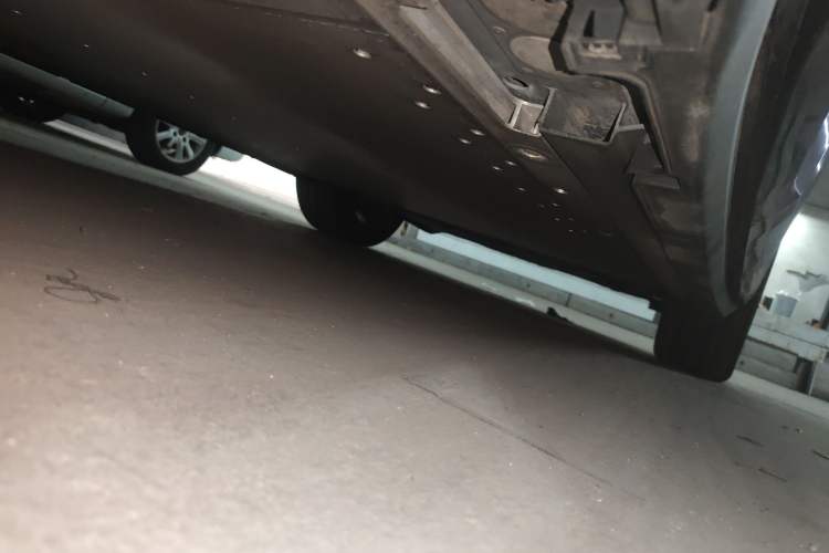Used Zeekr 7X 2025 75 kWh Rear-Wheel Drive Intelligent Driving Version Chassis Rear Right