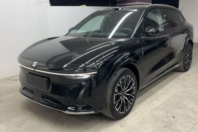 Used Zeekr 7X 2025 100 kWh Long-Range Rear-Wheel Drive with Intelligent Driving Features
