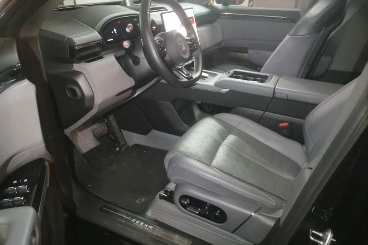 Used Zeekr 7X 2025 75 kWh Rear-Wheel Drive Intelligent Driving Version Driver Seat