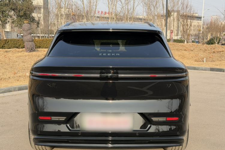 Used Zeekr 7X 2025 100 kWh Long-Range Rear-Wheel Drive with Intelligent Driving Features Exterior 1